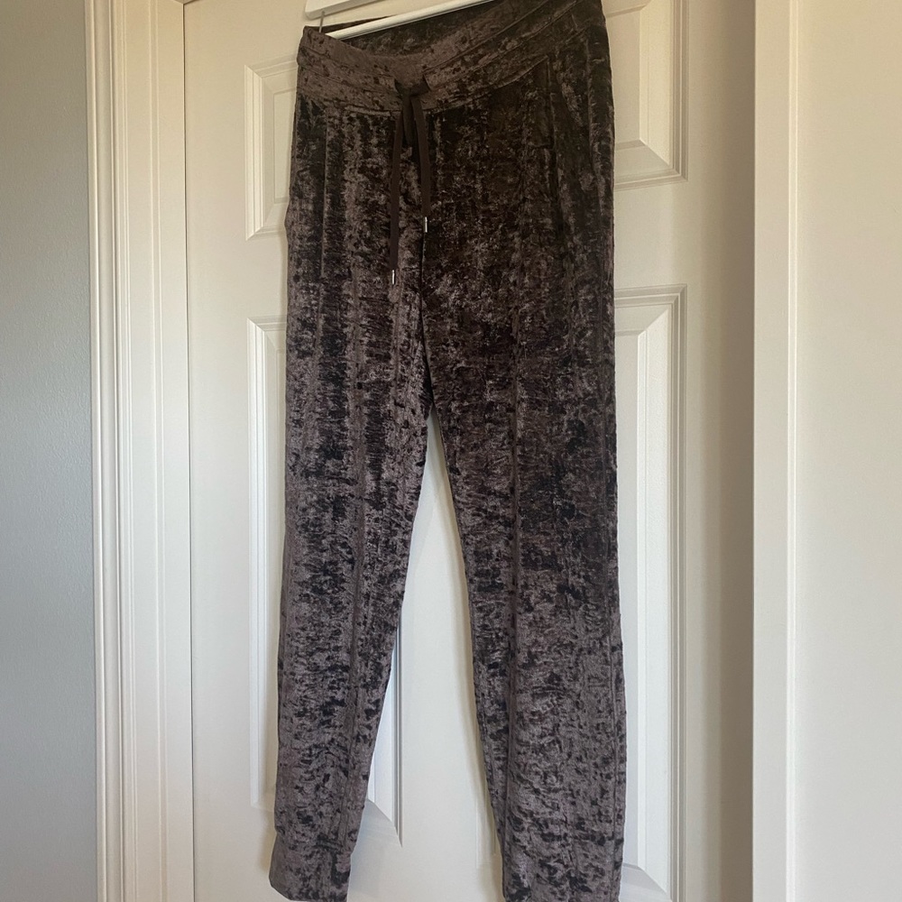 Lululemon velvet joggers